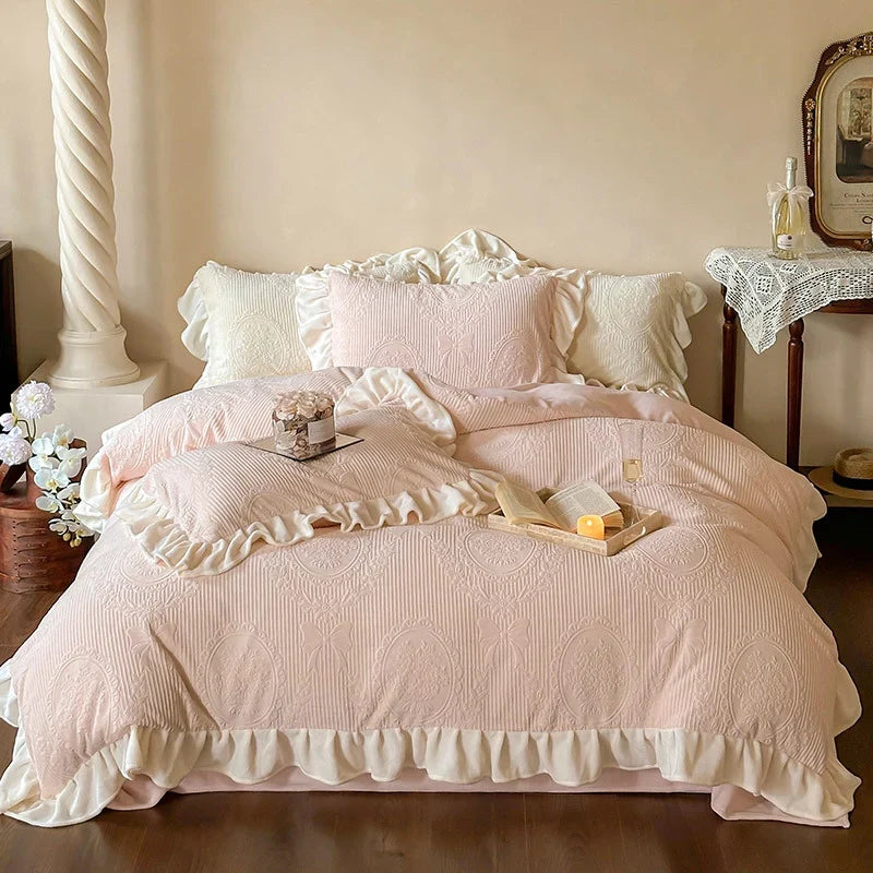 Quilted Bedding Set Jacquard Medallion Ruffle Accents Breathable Skin-Friendly