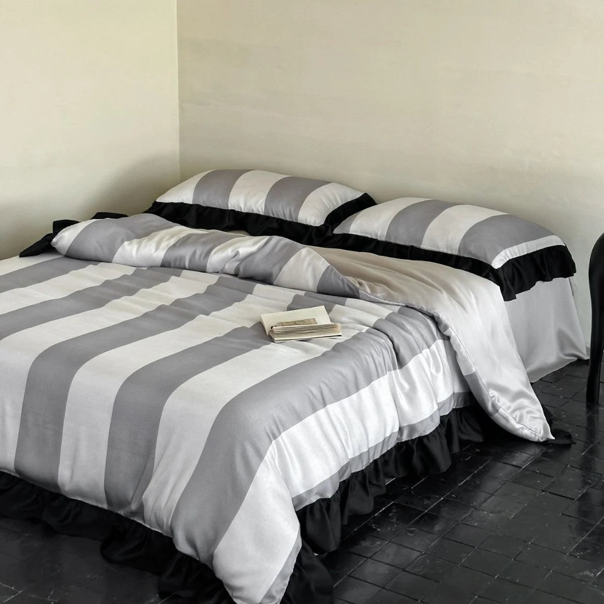 Satin Bedding Set Floral Print Ruffle Trim 4-Piece Set