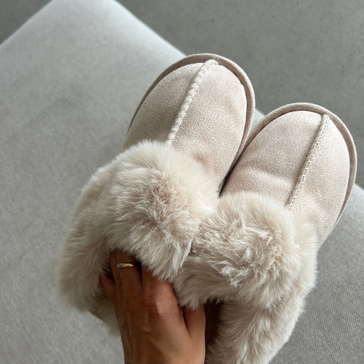 Slippers Plush Faux Fur Upper Rubber Sole Slip-On Design