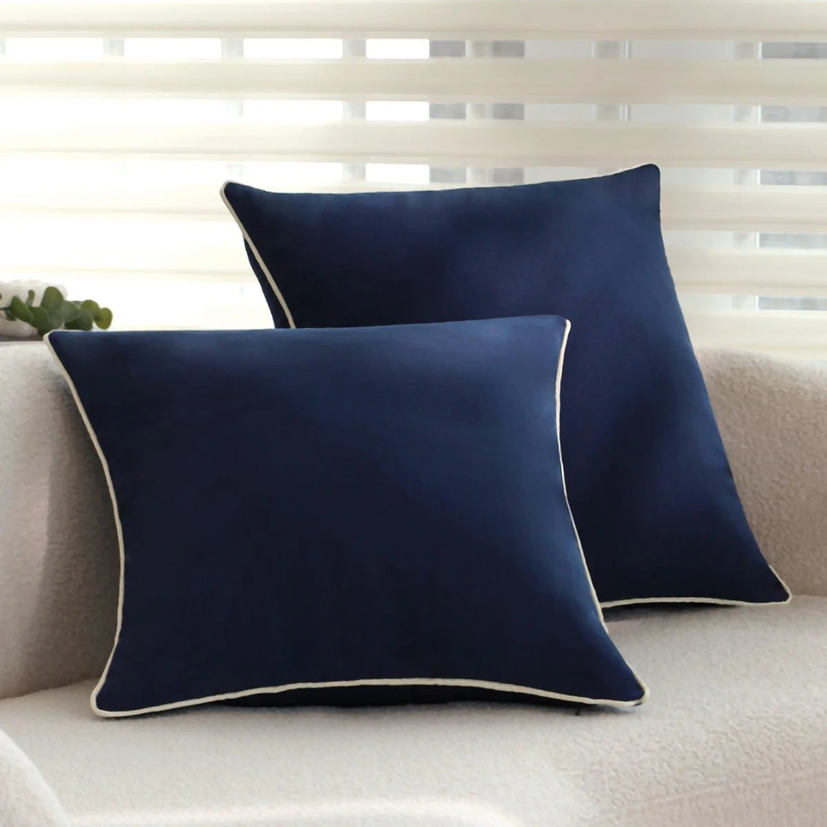 Square Pillow Cover Microvelvet Piped 18×18