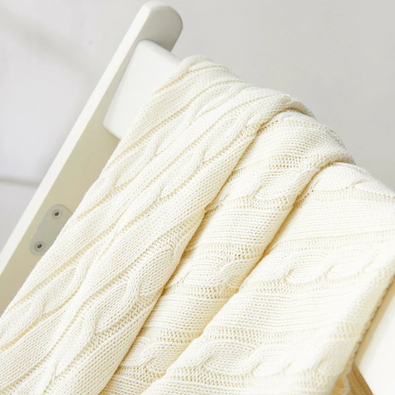 Throw Blanket Cable-Knit Design Machine-Washable Soft Yarn