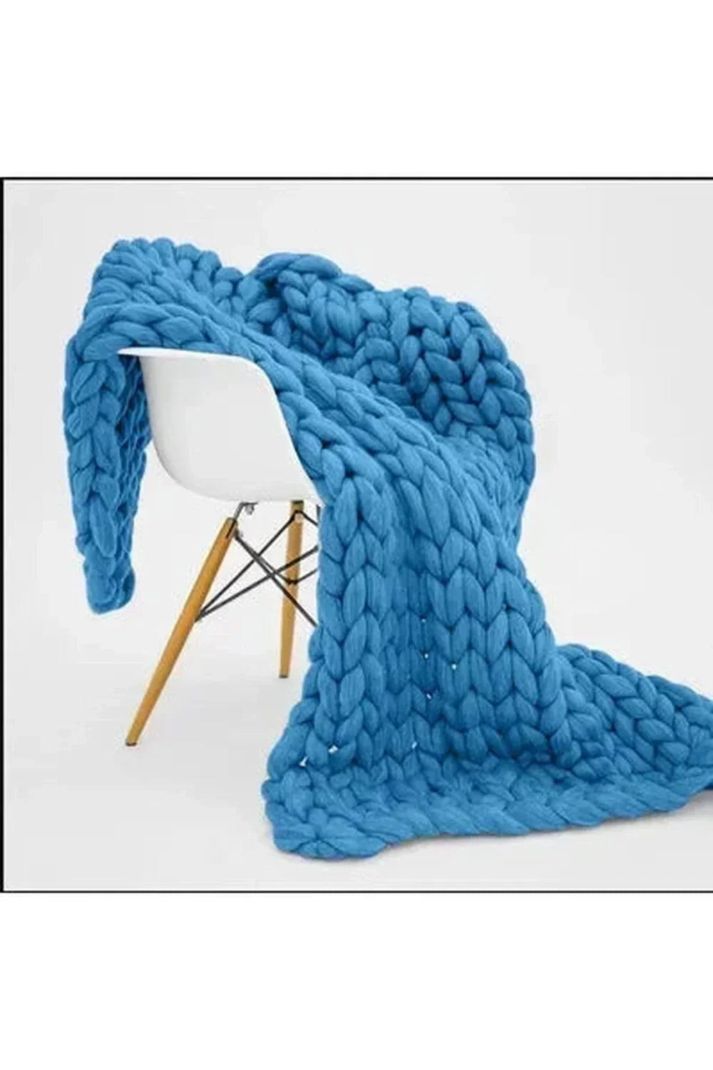Throw Blanket Extra-Soft Chunky Braided Polyester