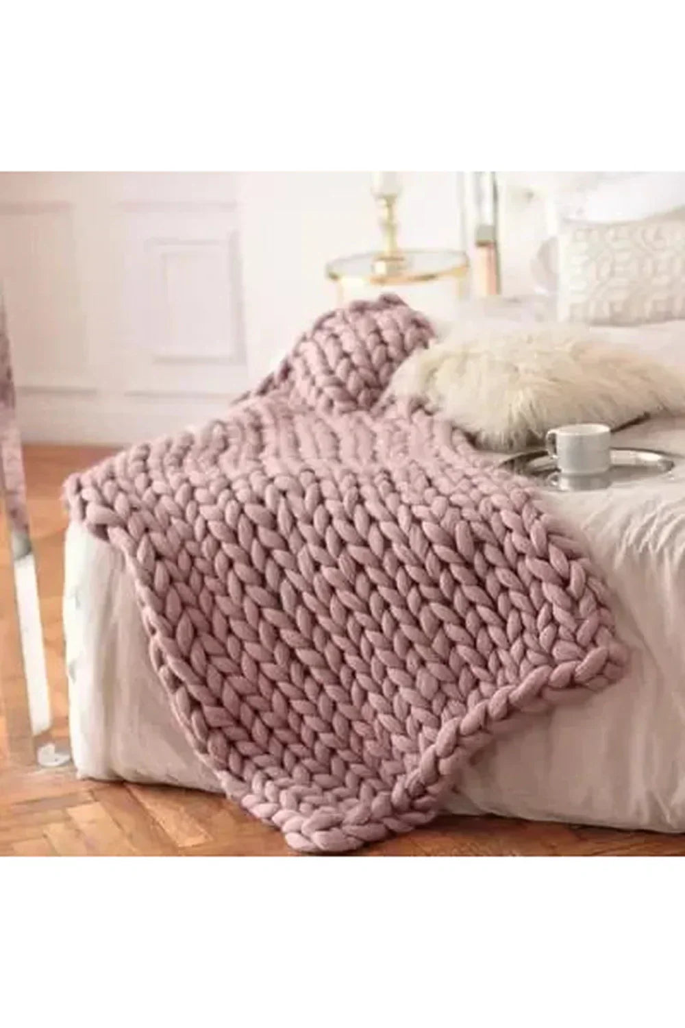 Throw Blanket Extra-Soft Chunky Braided Polyester