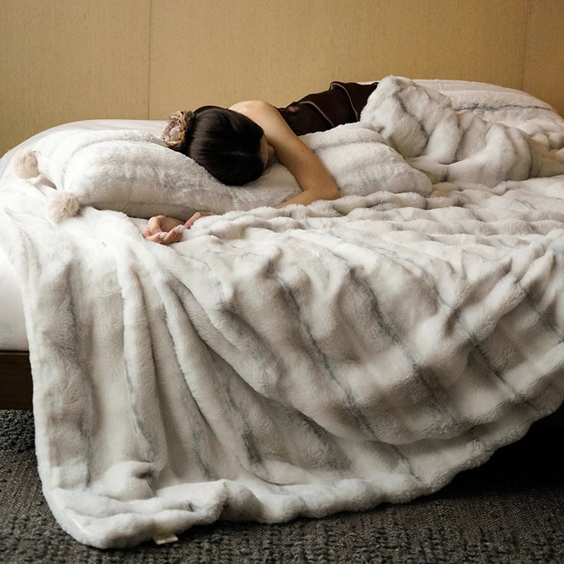 Throw Blanket Reversible Faux Fur Quilted Wave Machine Washable