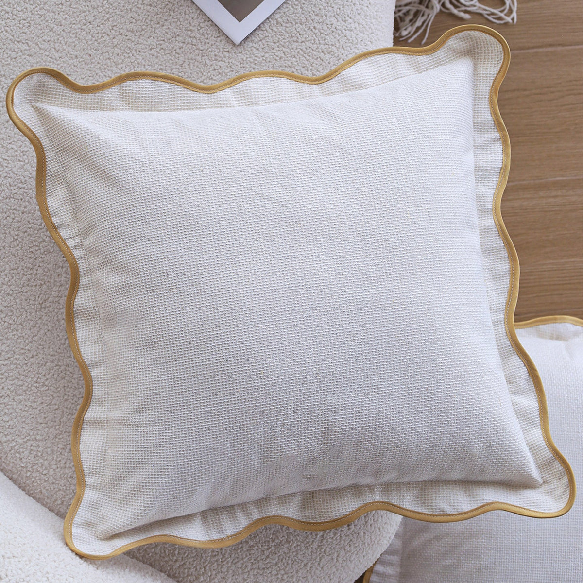 Throw Pillow Cover Cotton-Linen Hand-Tufted Diamond & Tassels