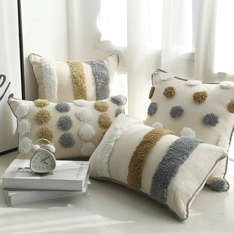 Throw Pillow Cover Cotton-Linen Tufted Pom-Pom Concealed Zipper
