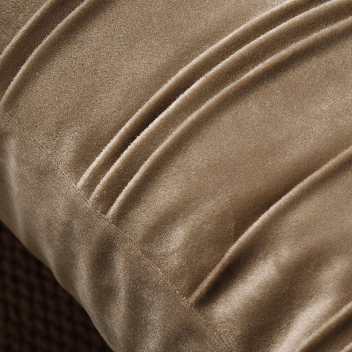 Throw Pillow Cover Plush Velvet Vertical Pintuck Hidden Zipper