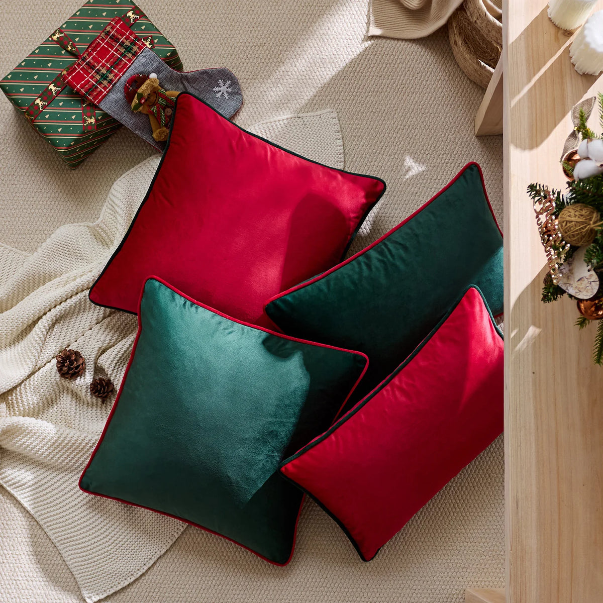 Throw Pillow Plush Velvet Contrast Piped Edge Removable Insert