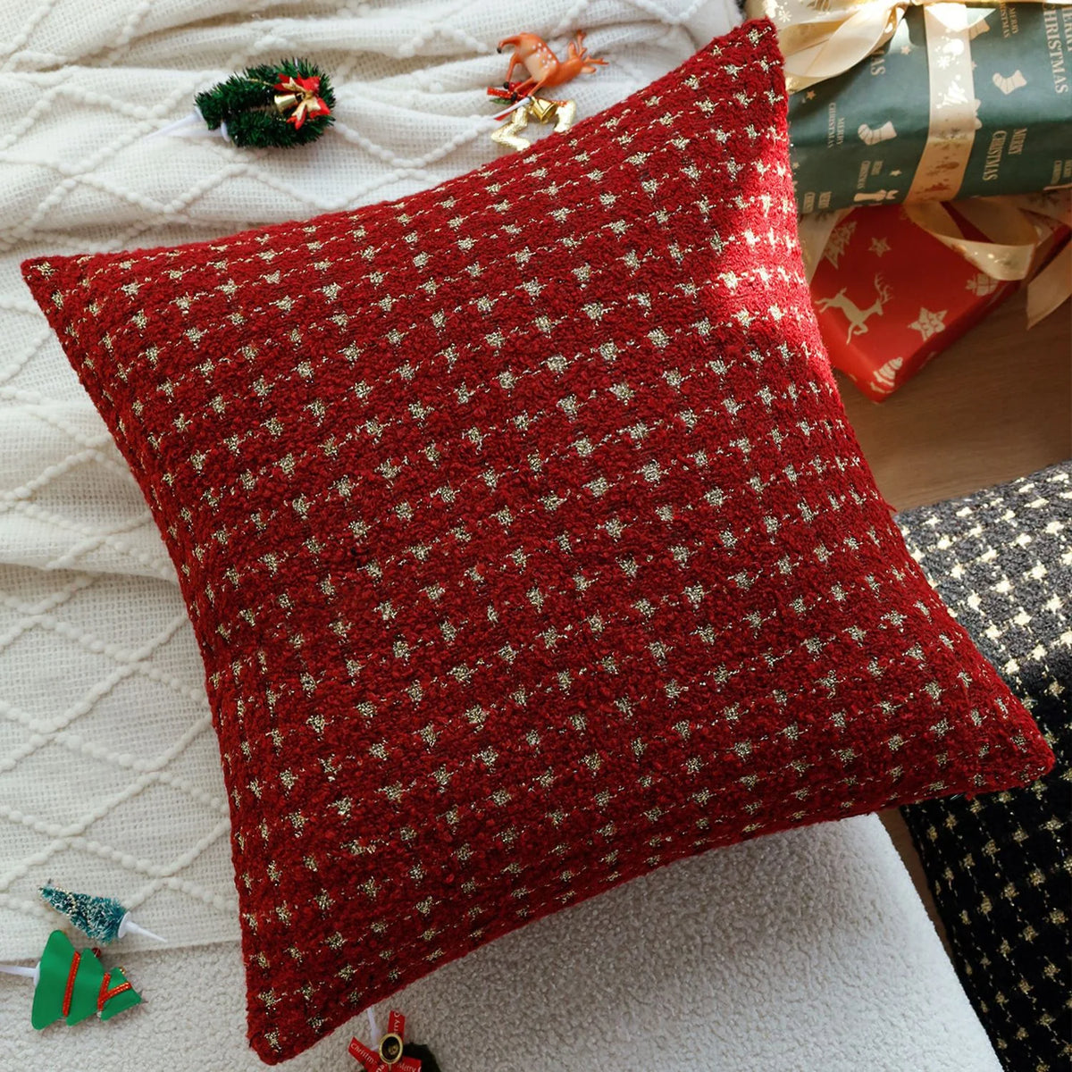 Throw Pillow Textured Bouclé Houndstooth 18x18in
