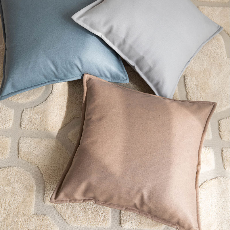 Throw Pillow Velvet-Look Piped Edge Hypoallergenic Insert