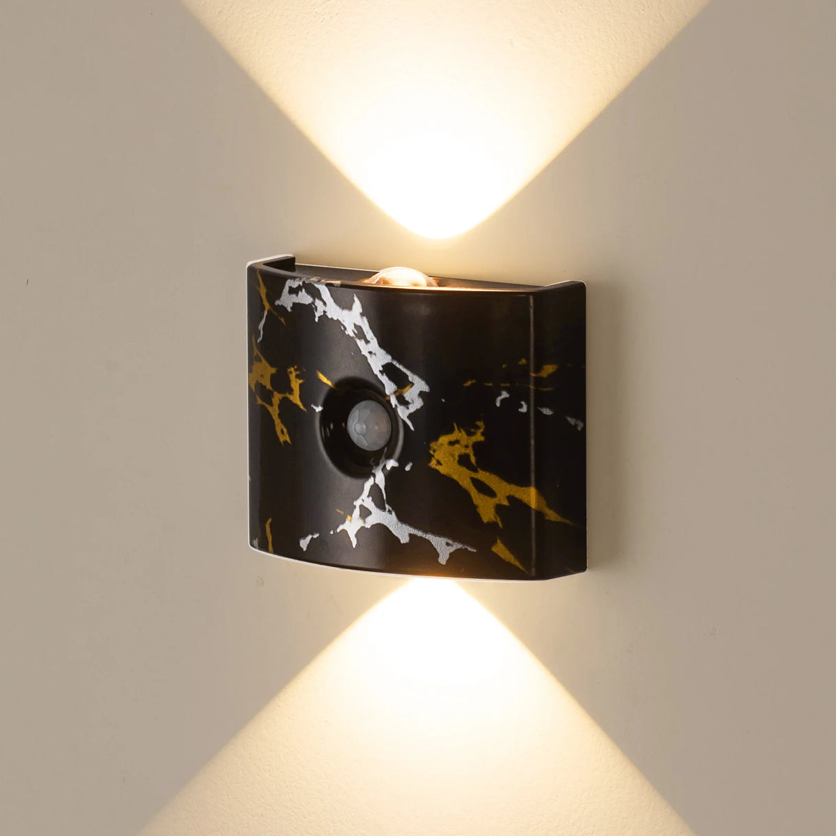 Wall Light Motion-Sensor LED Battery-Powered Automatic On/Off