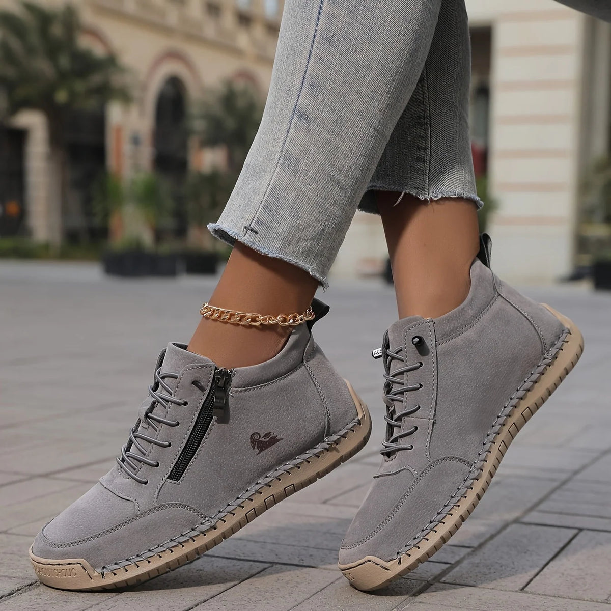 Women’s Sneakers Wide Toe Box Arch Support Non-Slip Sole