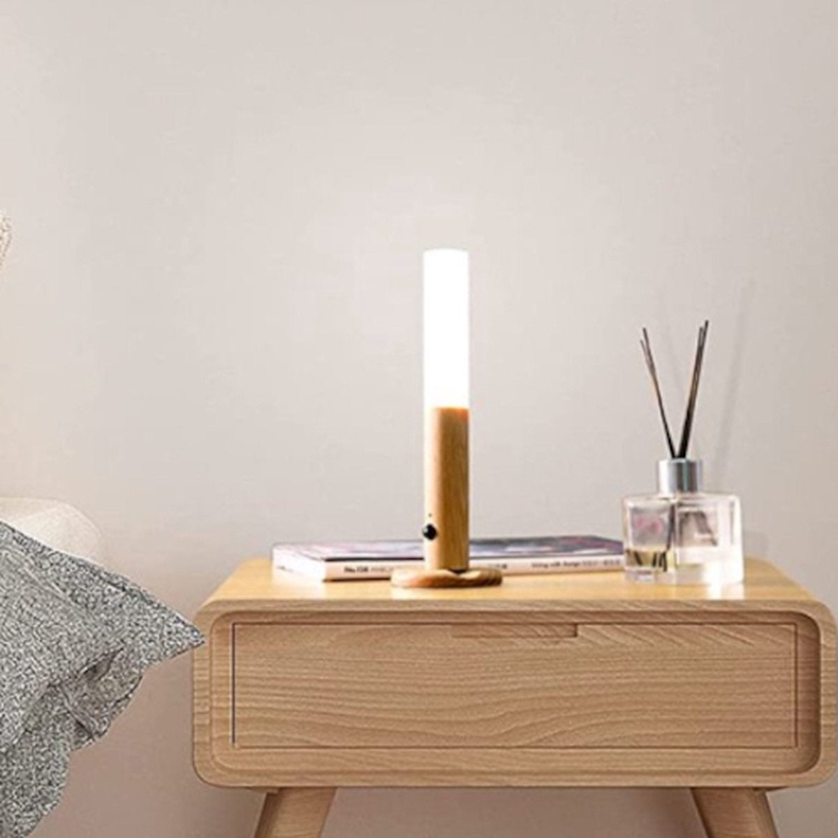 Kabellose Wandlampe mit Bewegungsmelder aus Holz