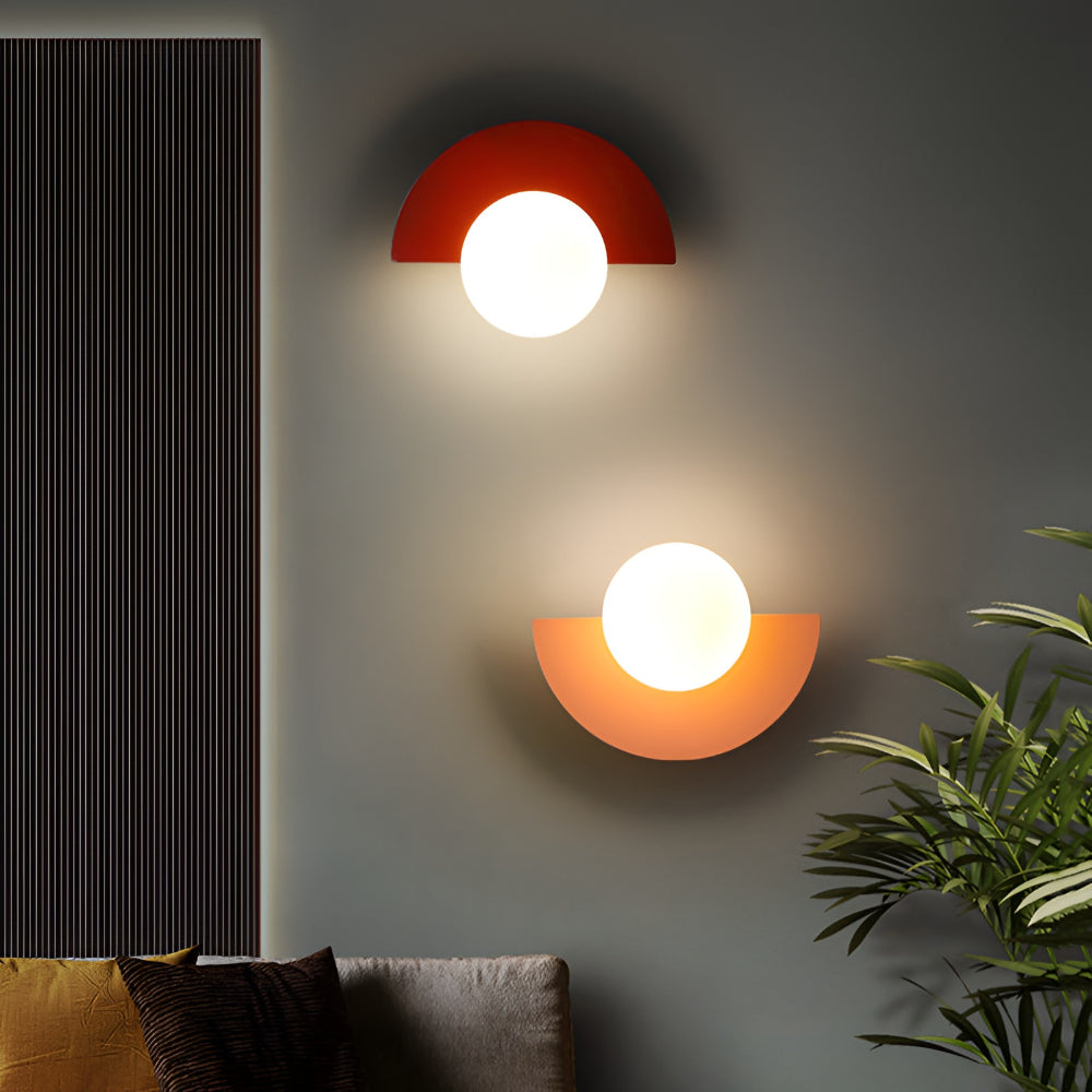 Moderne Halbkreis-Wandlampe mit LED-Beleuchtung für Innenräume