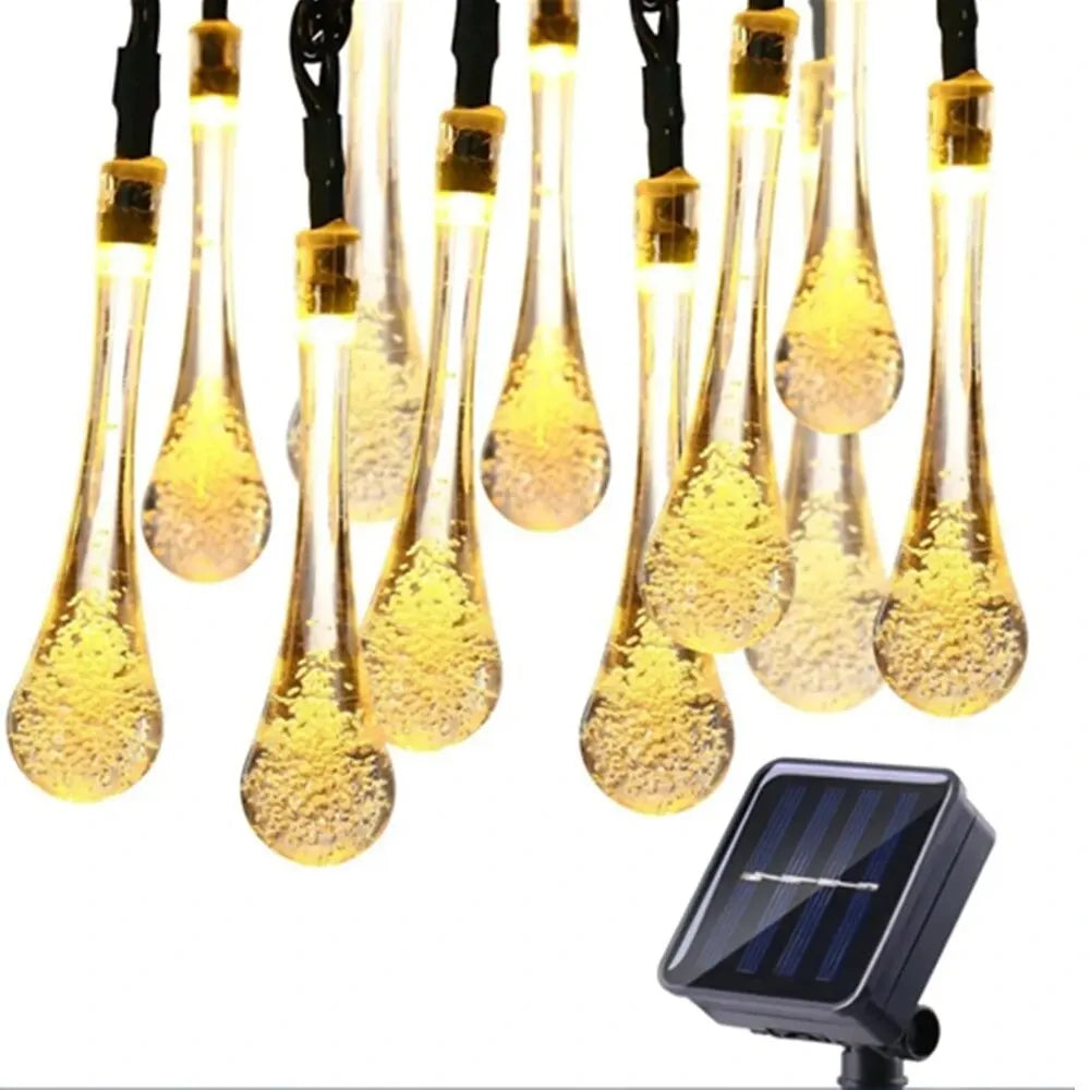 Solare Lichterkette mit LED-Tropfen für romantische Stimmung