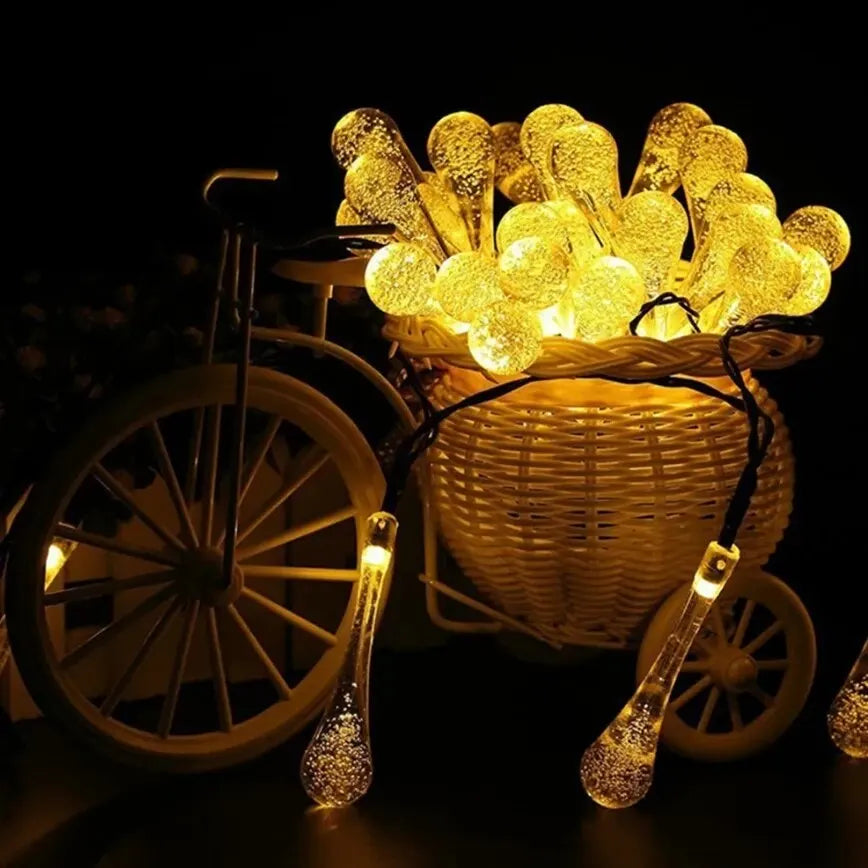Solare Lichterkette mit LED-Tropfen für romantische Stimmung