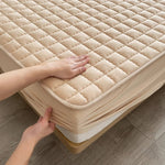 Breathable Mattress Protector with Liquid Repellent Protection and Allergy Protection