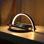 Elegante Nachttischlampe mit kabelloser Ladefunktion