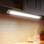 Kabellose LED Bewegungssensorlampe – Wiederaufladbar, Selbstklebend, Warmweiße Beleuchtung