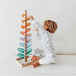 Farbenfroher Klangbaum – Spielspaß für Jung und Alt