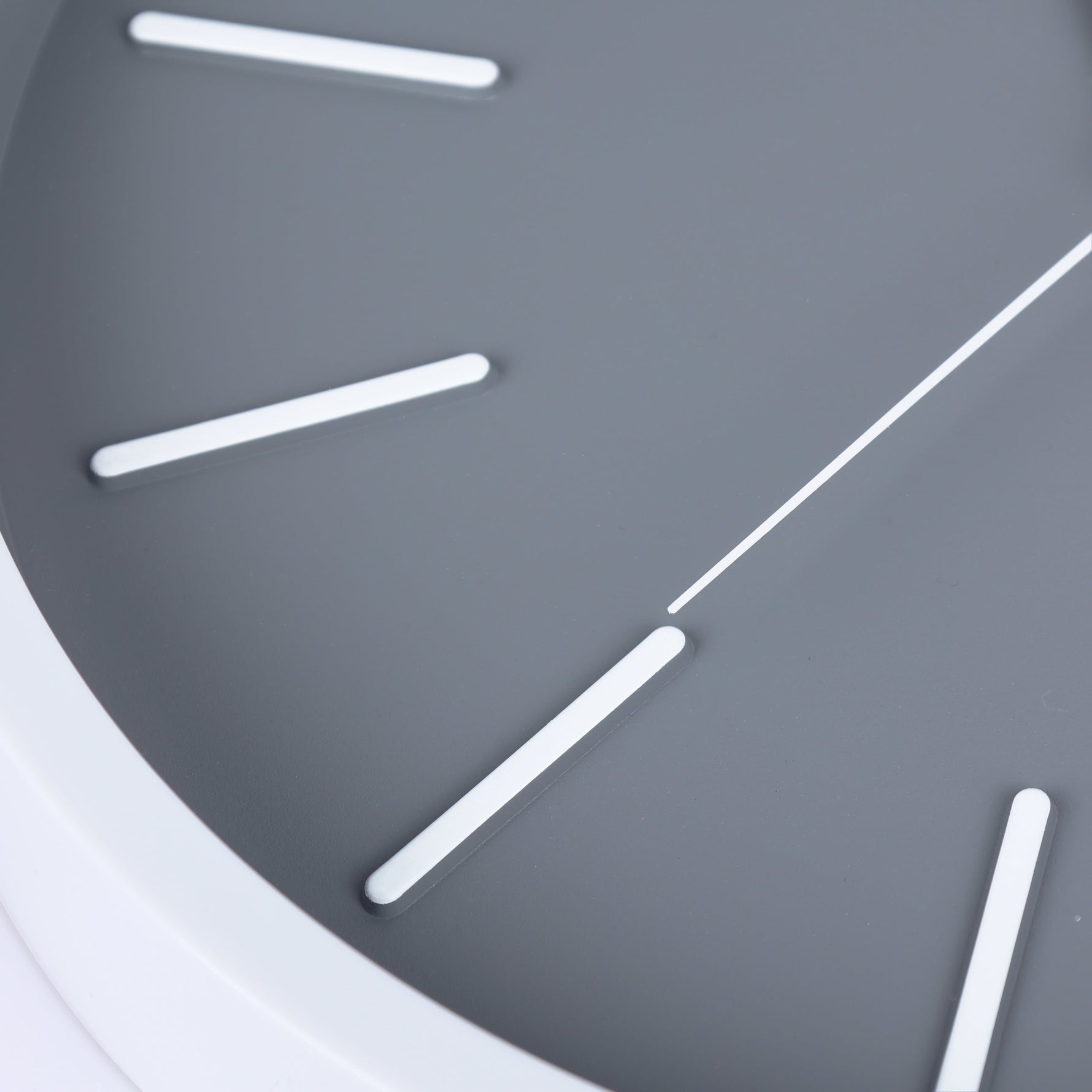 Stilvolle 3D Wanduhr mit eleganten Stundenmarkierungen