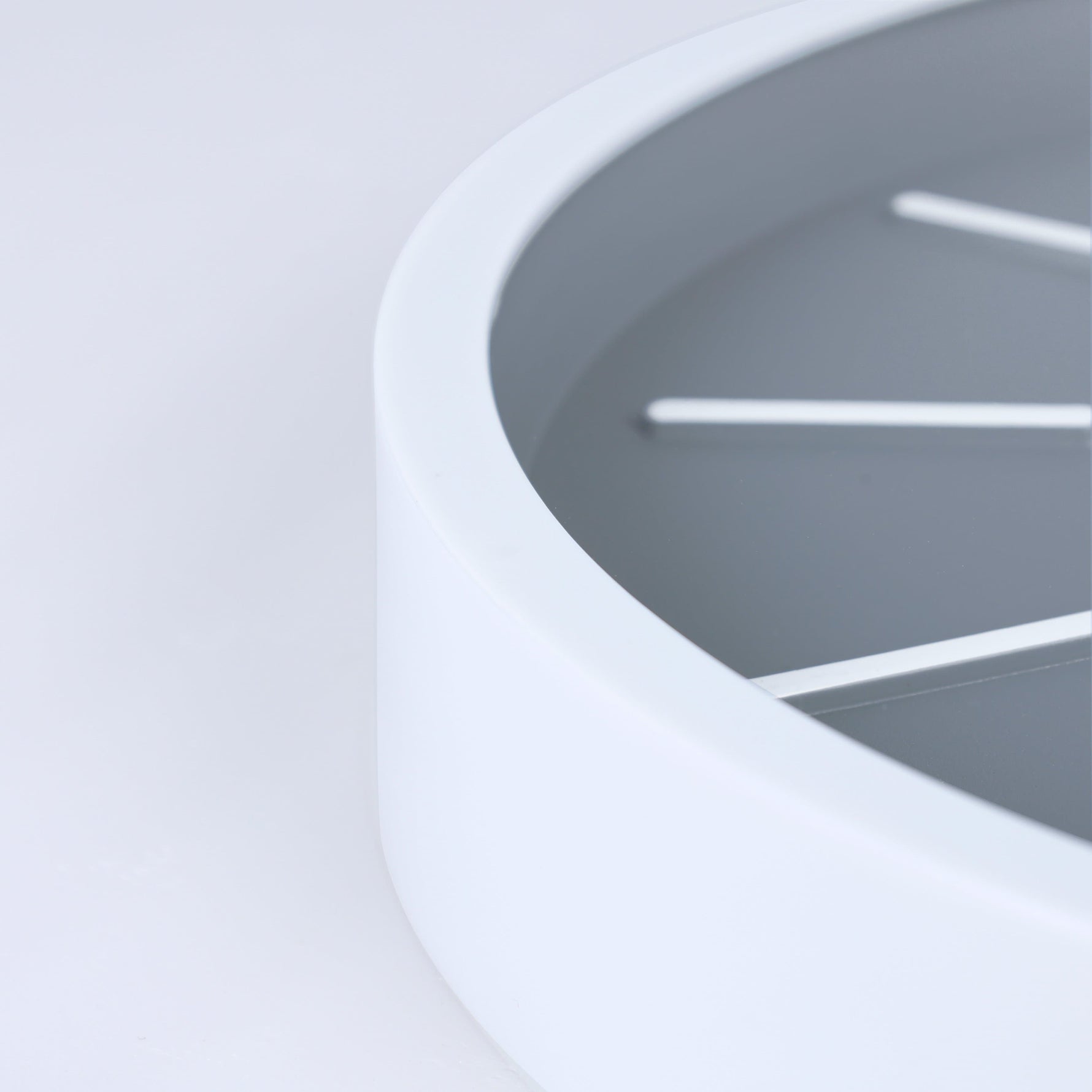 Stilvolle 3D Wanduhr mit eleganten Stundenmarkierungen