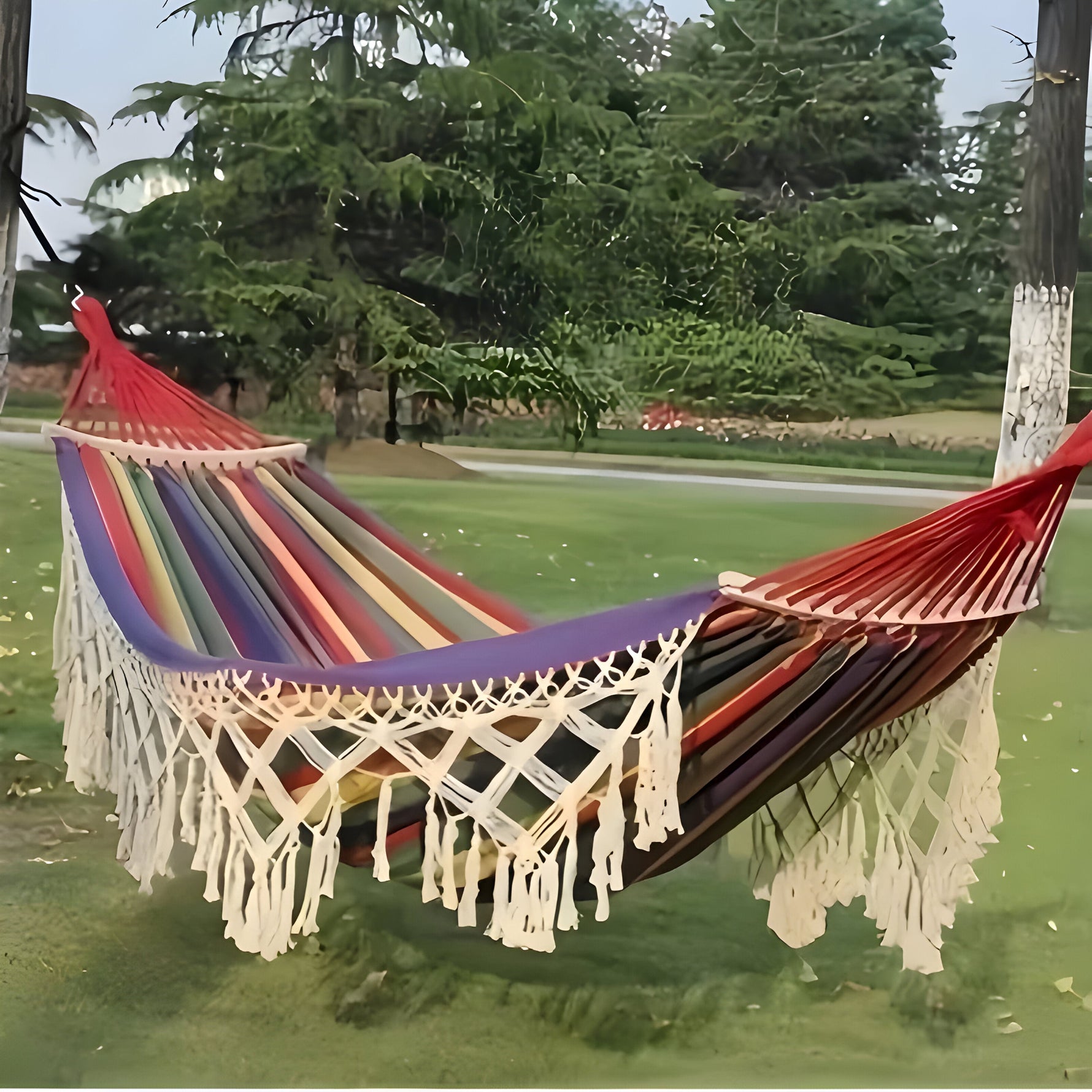 Comfortable and portable hammock for relaxing days outdoors
