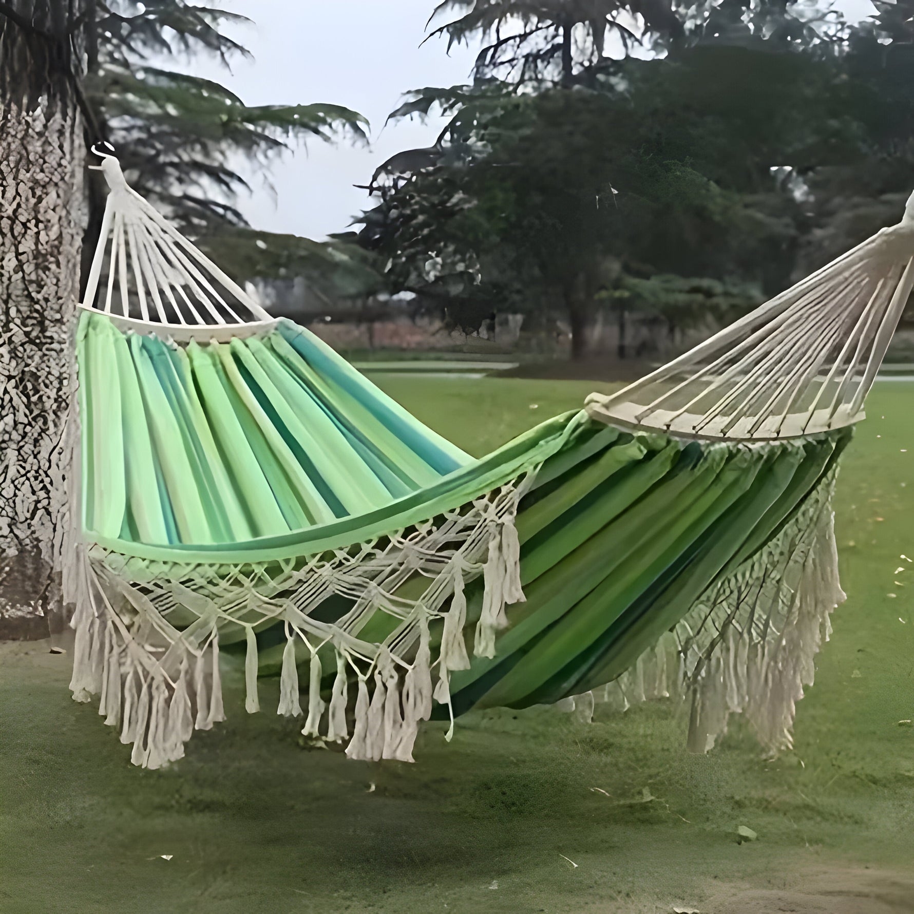 Comfortable and portable hammock for relaxing days outdoors