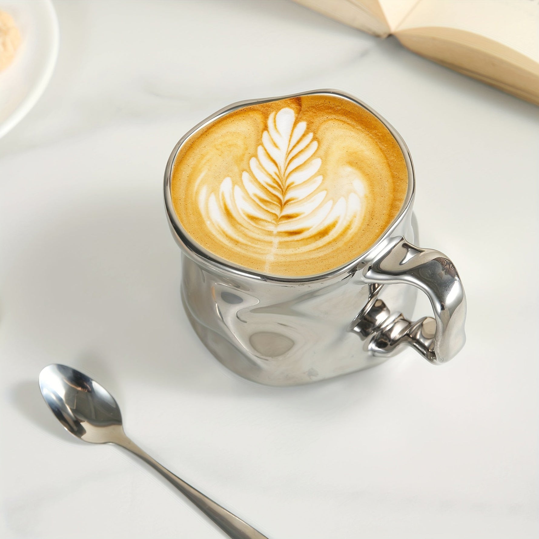 KreativKaffeebecher – Handgefertigte Keramiktasse mit Einzigartigem Design