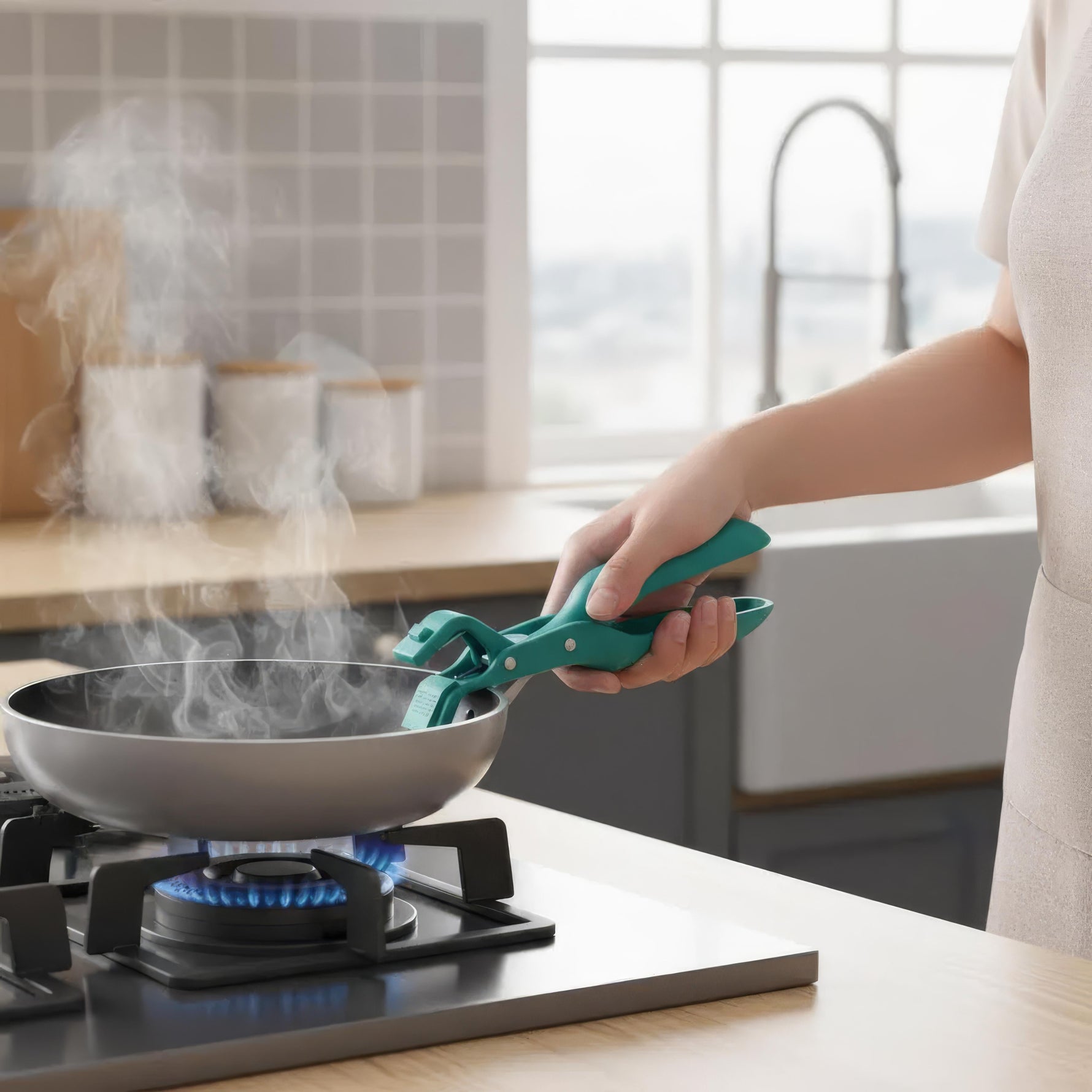 Kitchen Hero - Secure Silicone Holder for Hot Pots