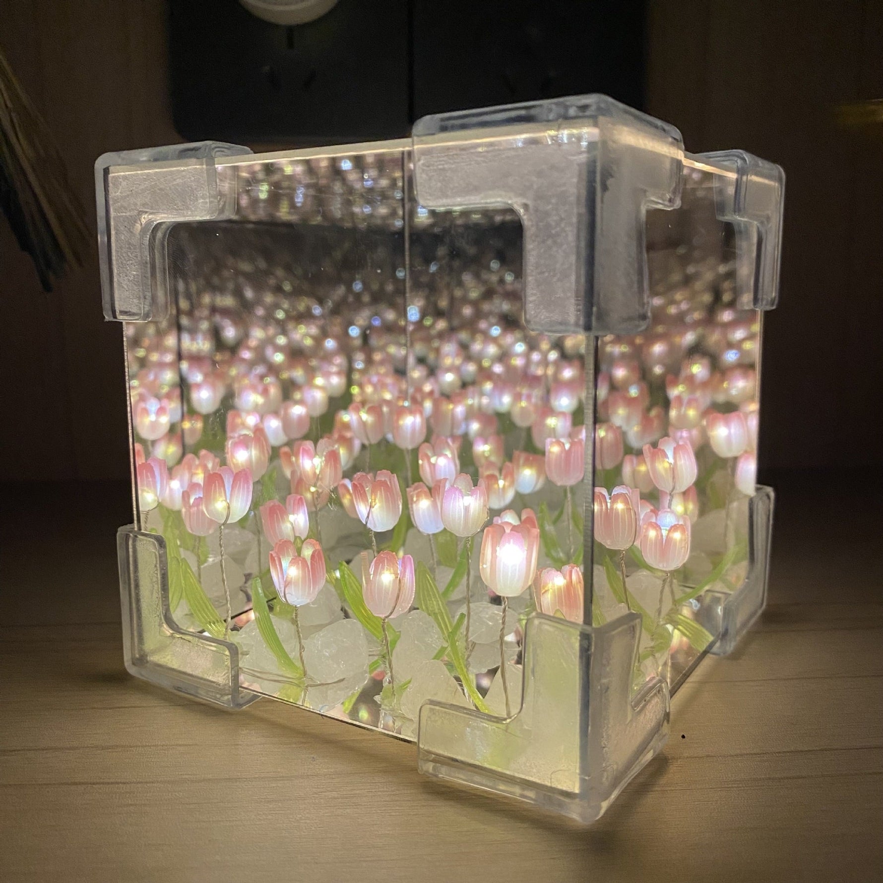 Tulpenzauber | Elegantes Lichtspiel für Ihr Zuhause
