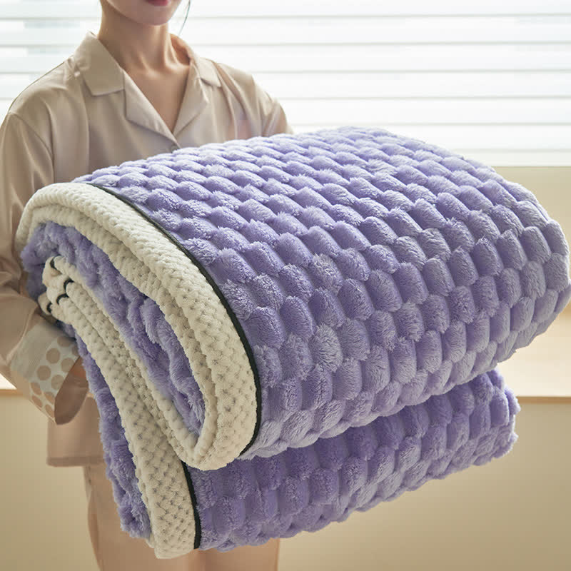 Ultra-Soft Reversible Blanket for Ultimate Comfort