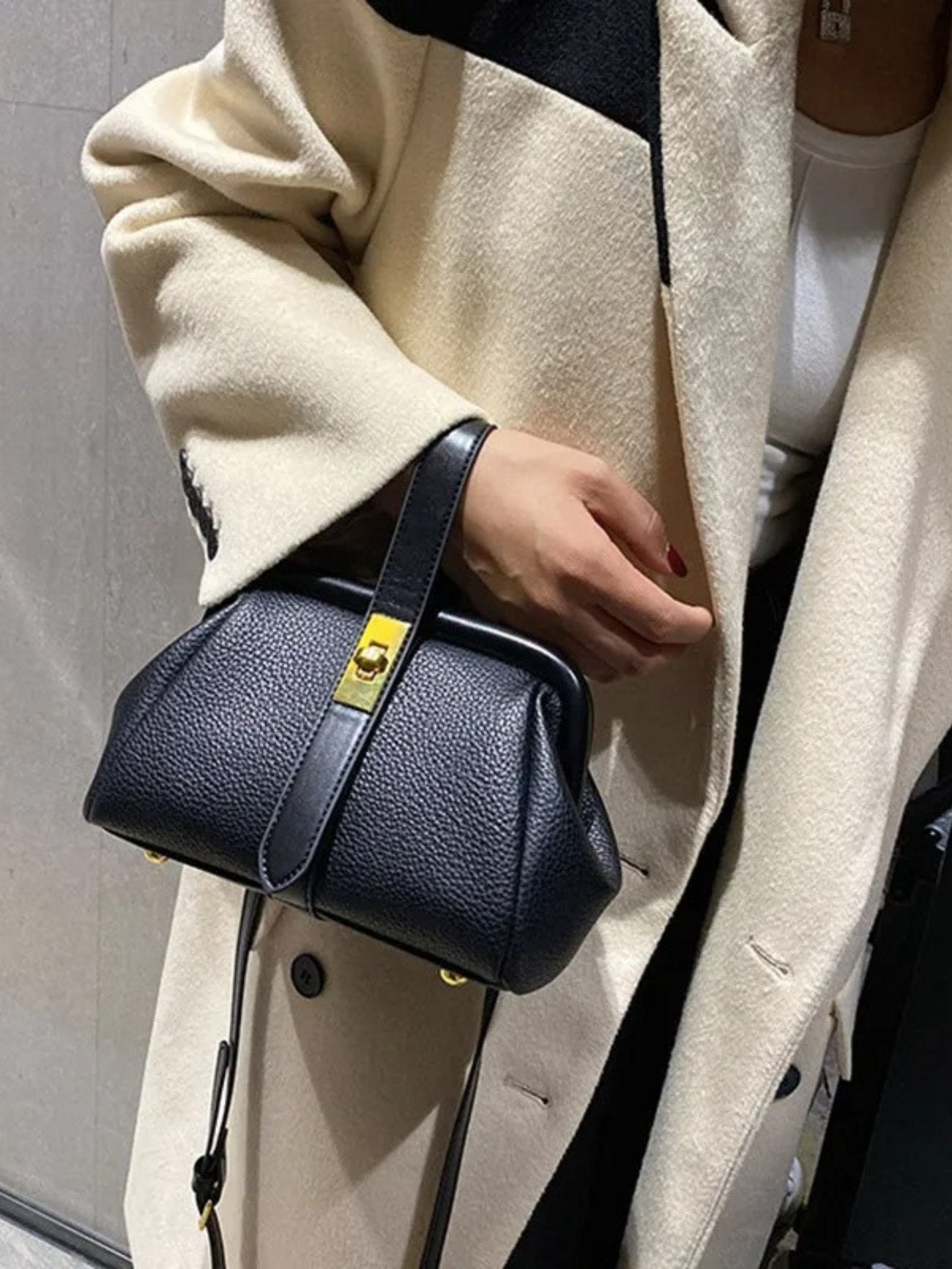 Elegante Ledertasche mit praktischem Schulterriemen