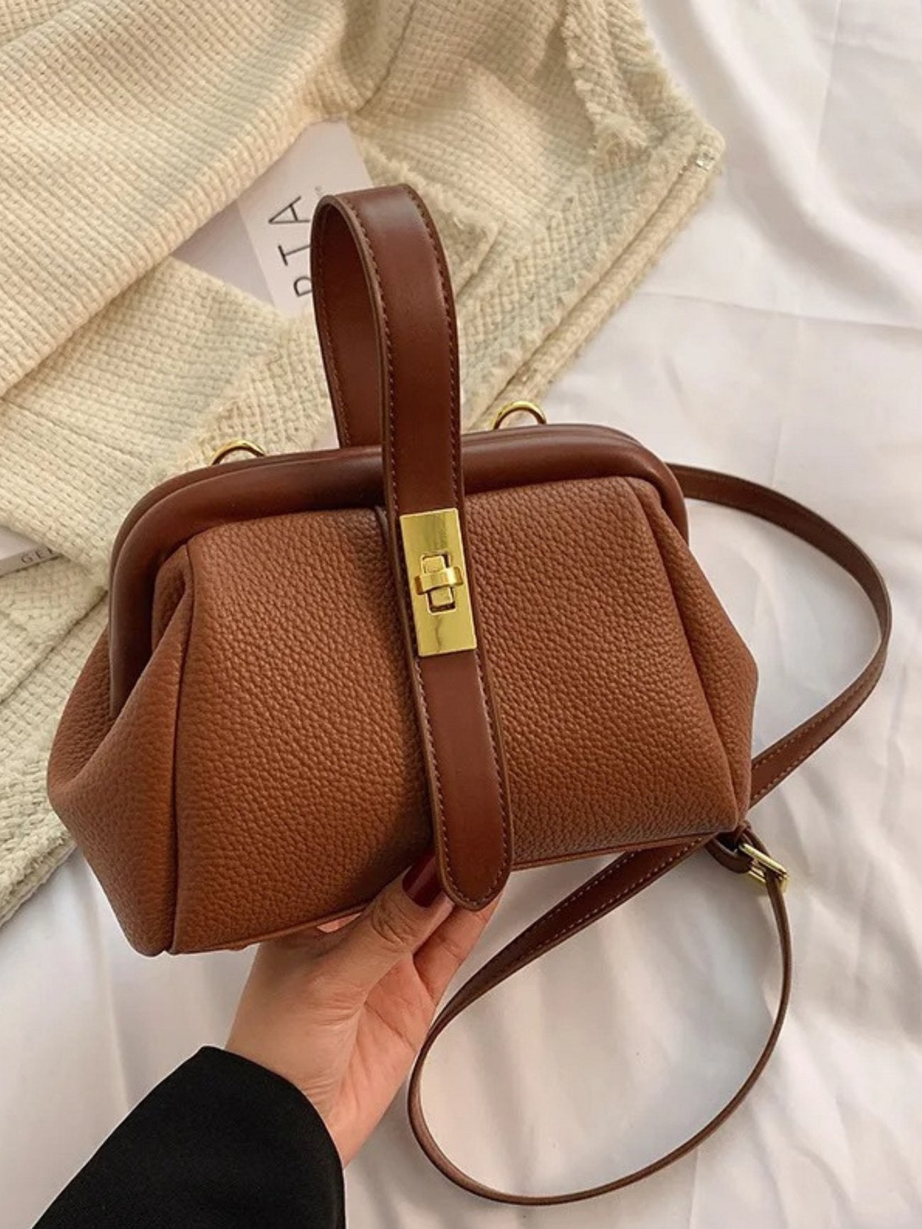 Elegante Ledertasche mit praktischem Schulterriemen