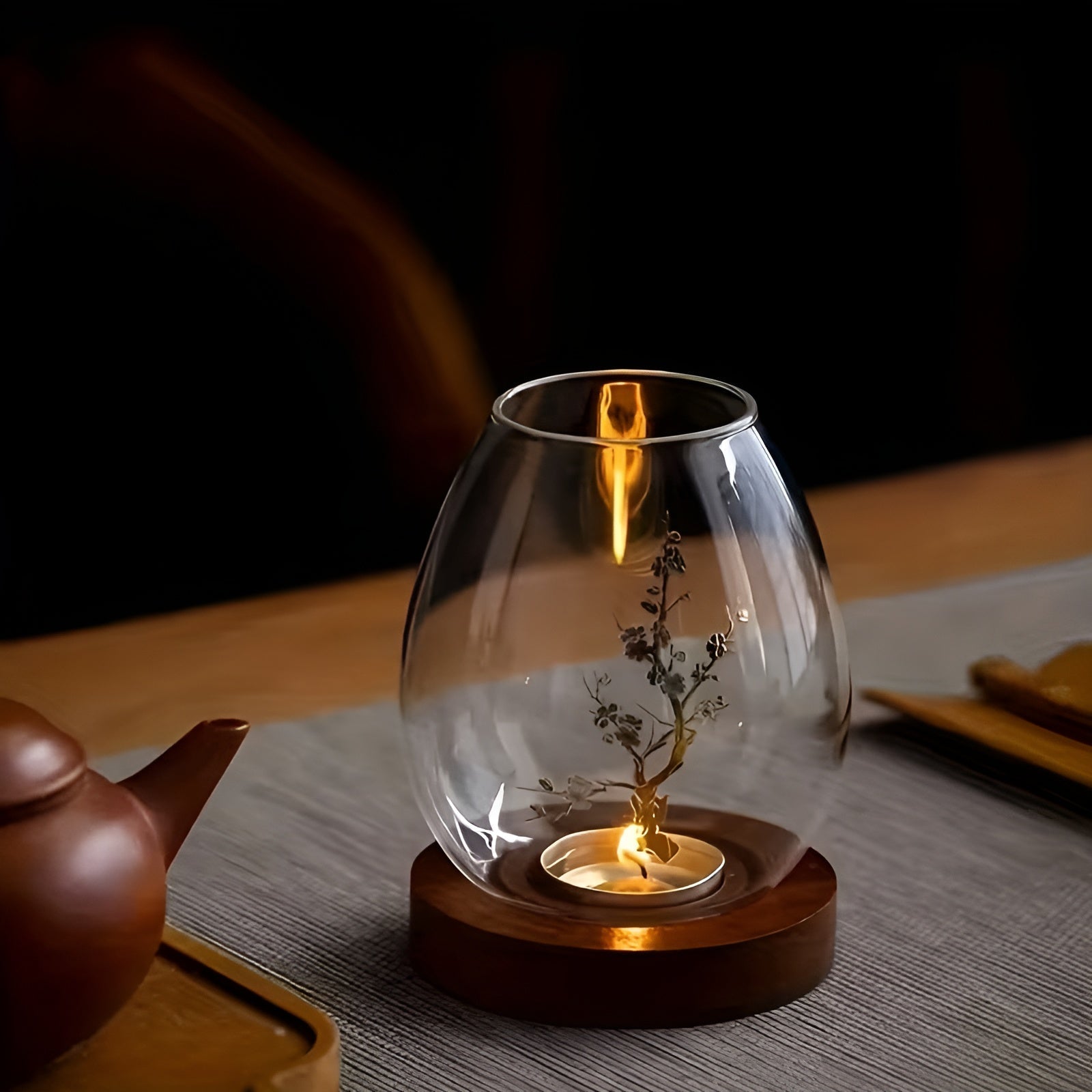 Elegantes 2er Set Glas-Kerzenhalter mit Holzfuß – Retro-Zen Flair für Ihr Zuhause