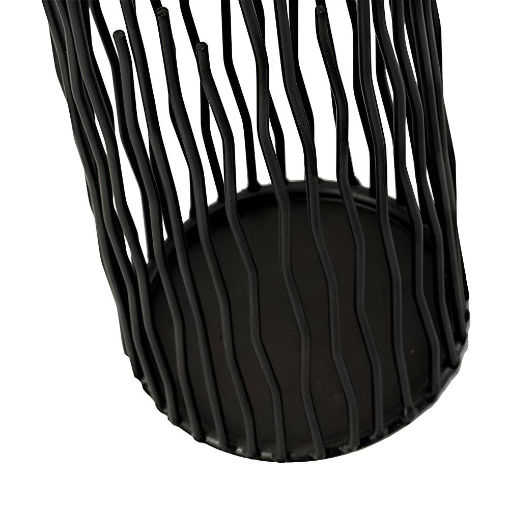 Stilvoller Kerzenhalter aus Eisen im modernen geometrischen Stil