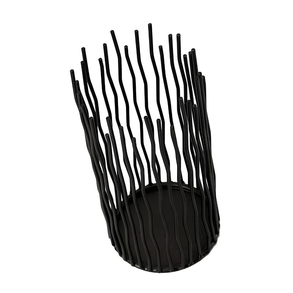 Stilvoller Kerzenhalter aus Eisen im modernen geometrischen Stil