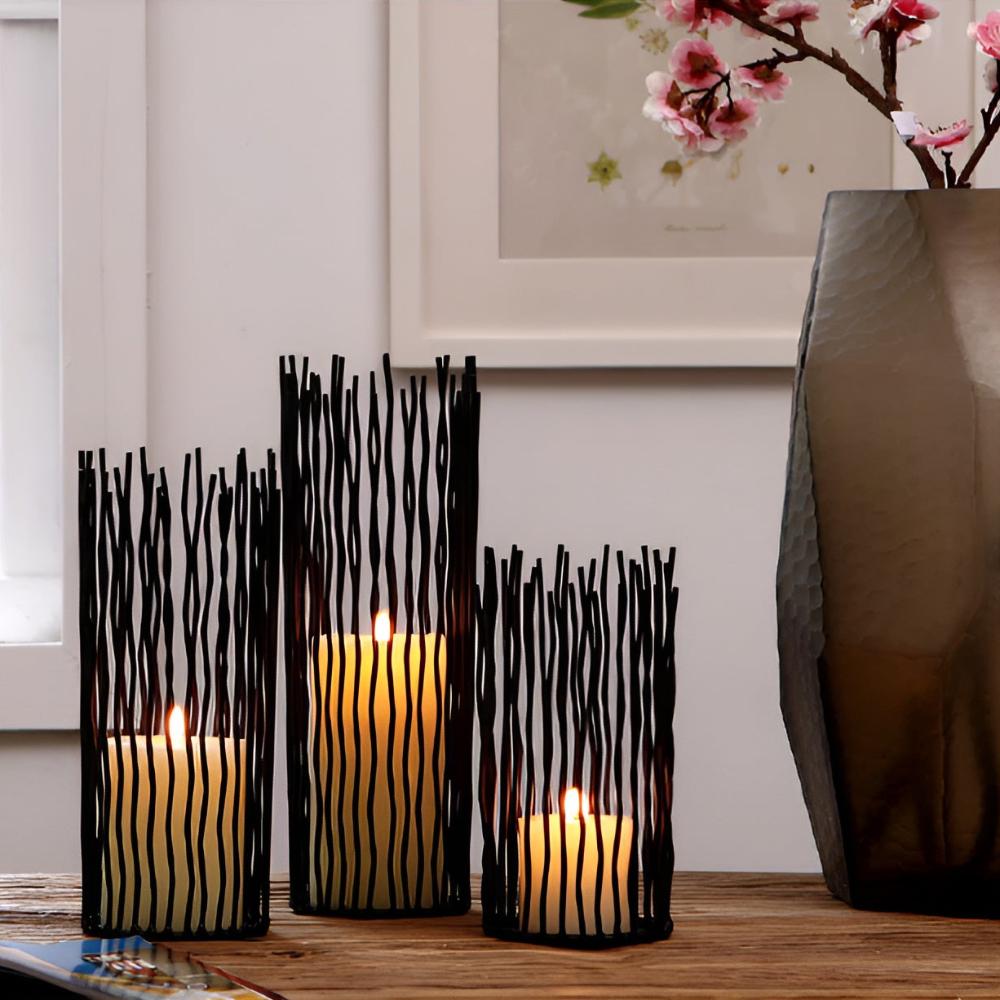 Stilvoller Kerzenhalter aus Eisen im modernen geometrischen Stil