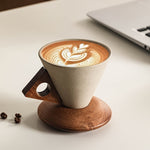 Handgefertigte Keramiktasse für Kaffee 250ml mit Holzgriff und Untertasse
