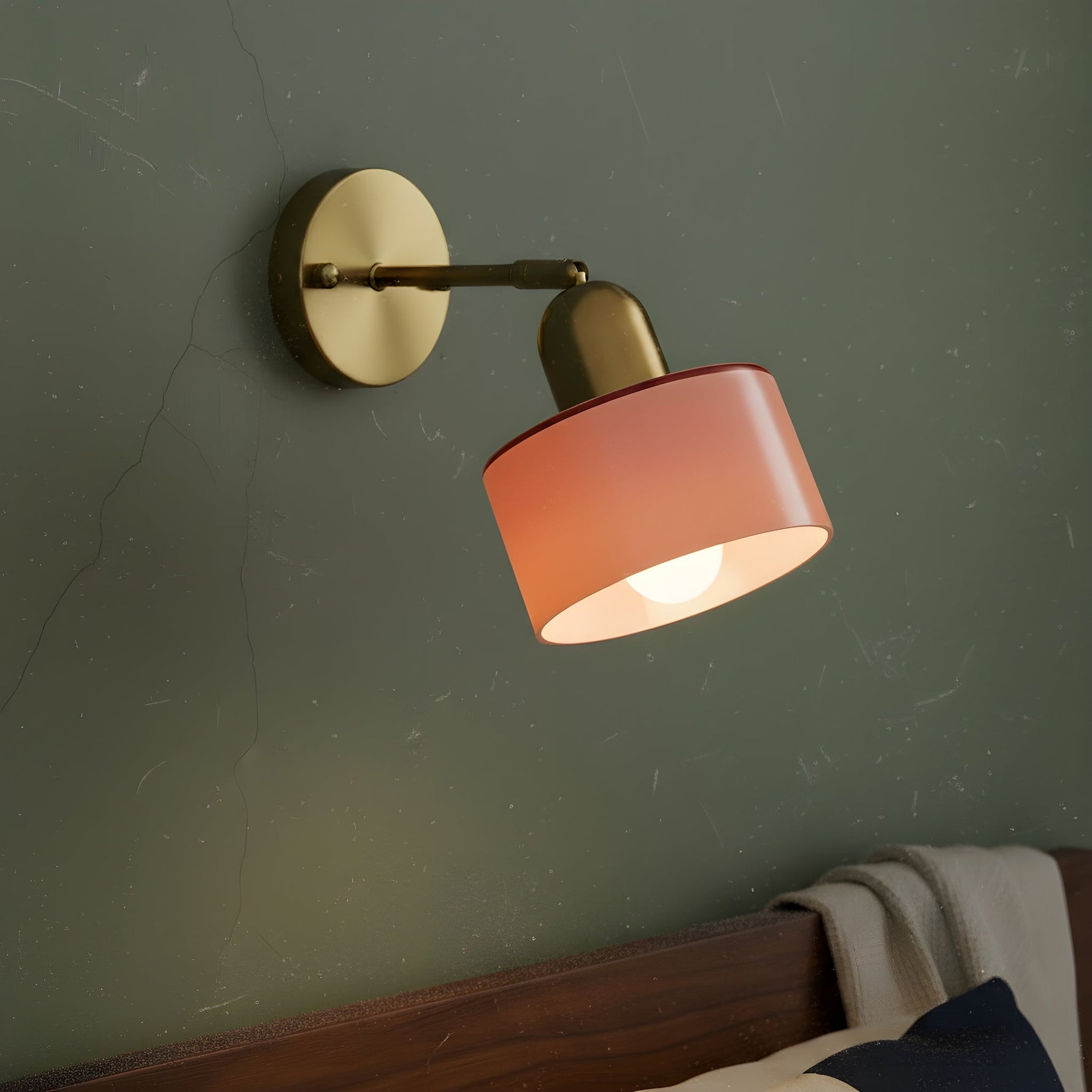 Farbenfrohe Glas Wandleuchte im Bauhaus-Stil