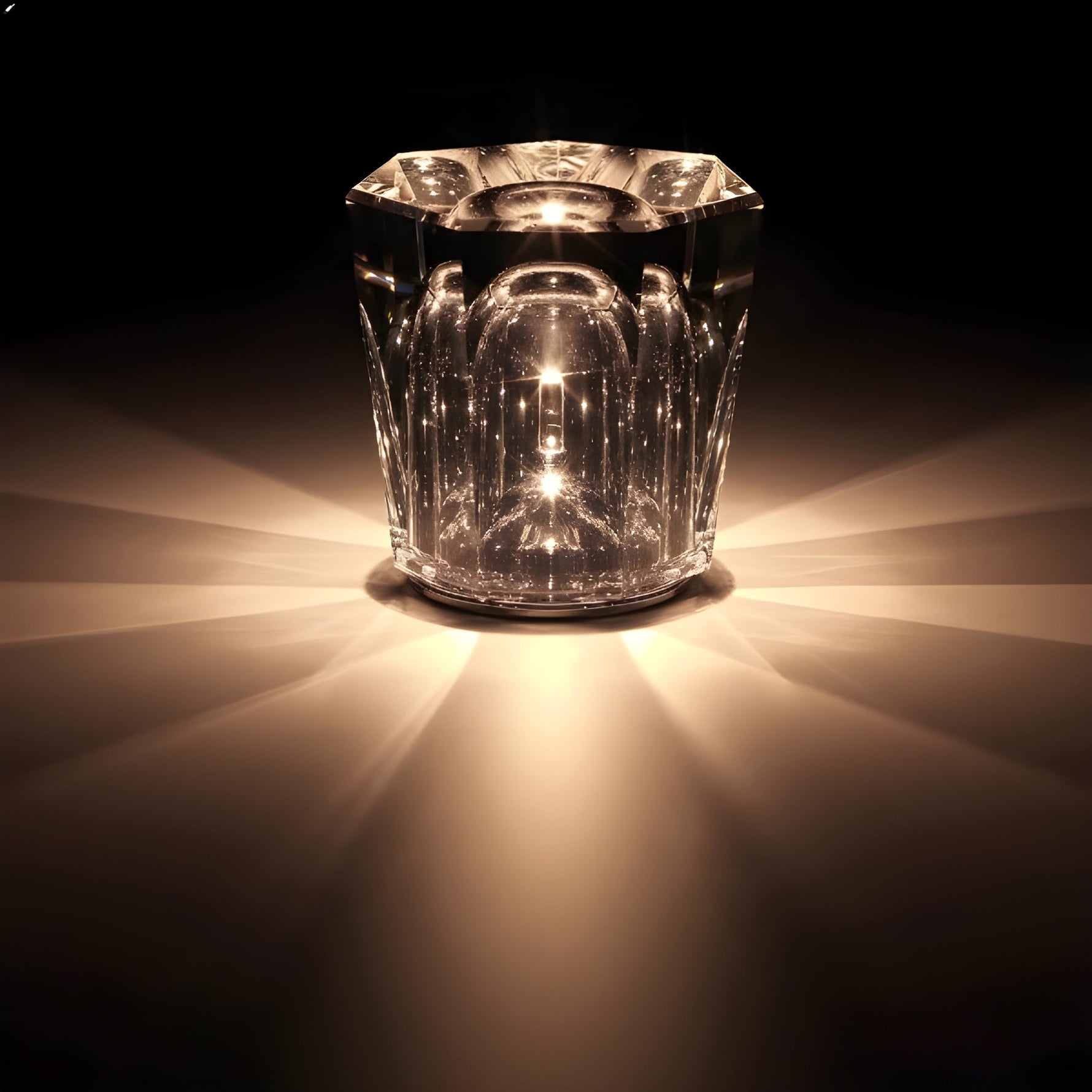 Glanzvolle LED Tischlampe mit Kristall-Design – Lumina Elegance