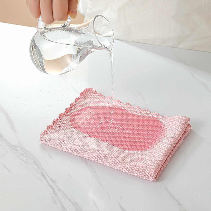 Weiche Reinigungstücher – Streifenfreies Putzen von Glas, Spiegeln und Edelstahl