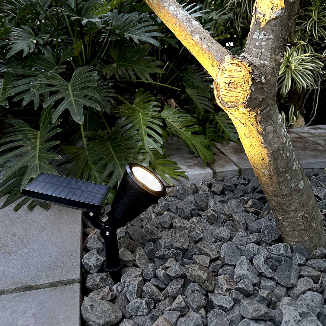 Ecolux - Nachhaltiger Solar-Gartenstrahler mit Bewegungsmelder