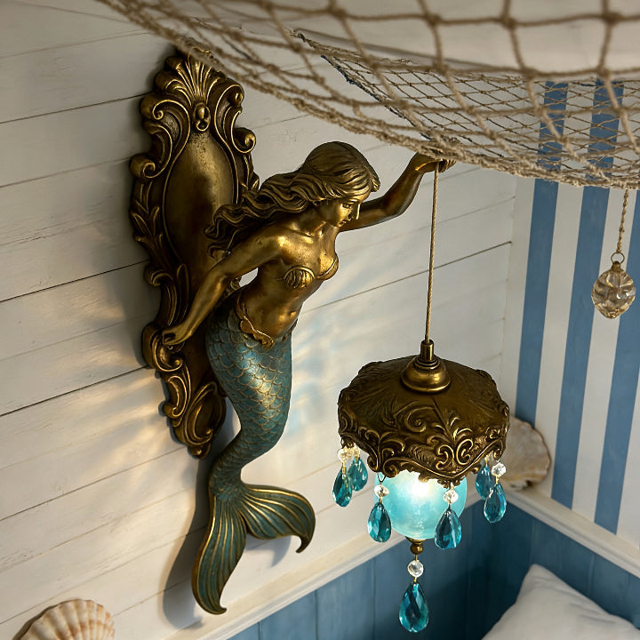 Elegante Wandlampe mit Meerjungfrauendesign