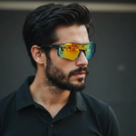 Aktive Sonnenbrille mit UV-Schutz für Sportbegeisterte