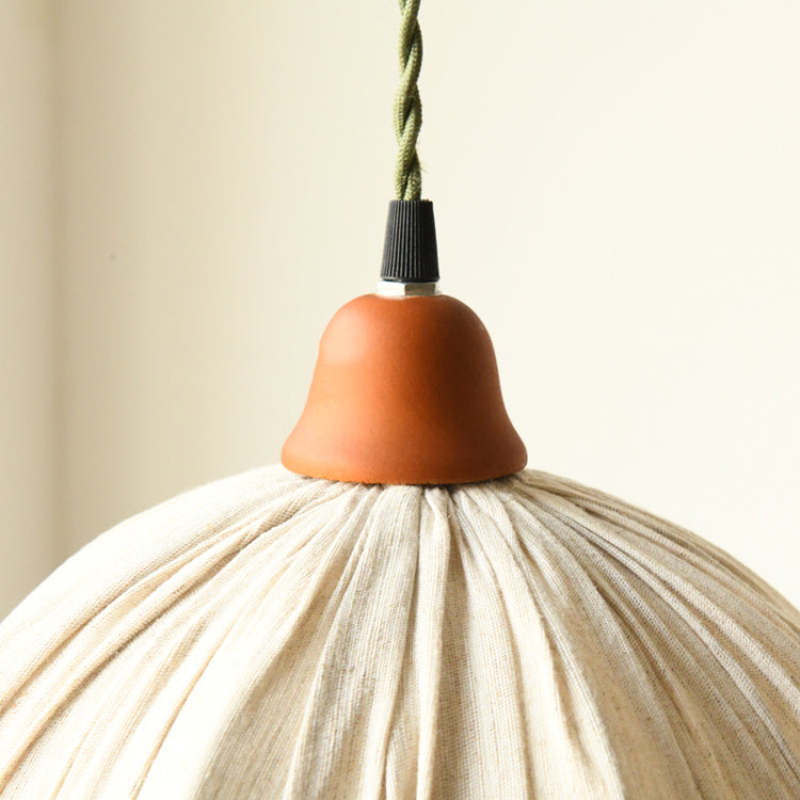 Nordische Eleganz: Verstellbare LED-Pendelleuchte in Beige