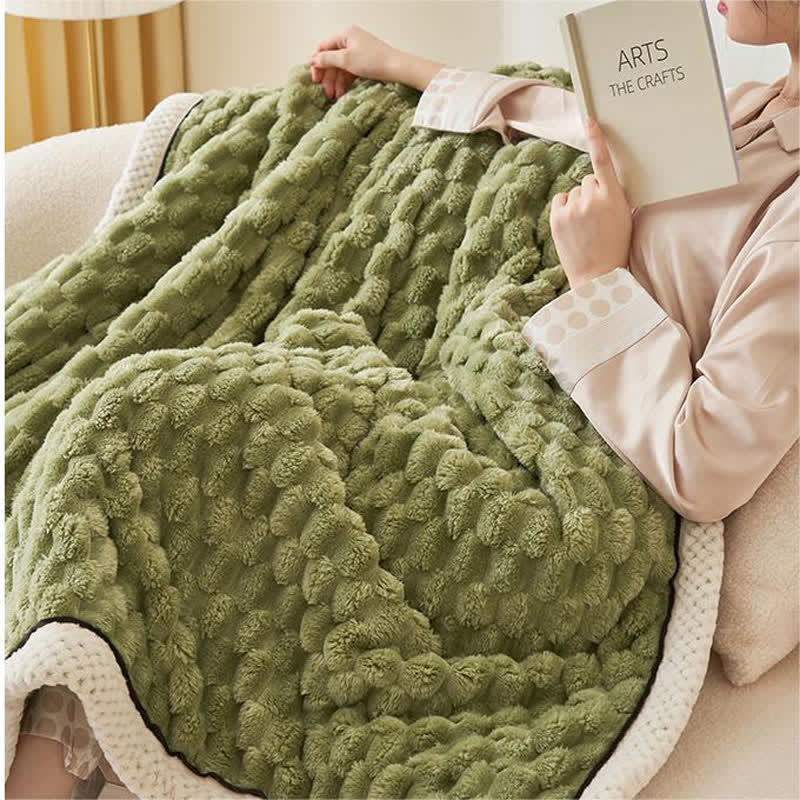 Ultra-Soft Reversible Blanket for Ultimate Comfort