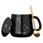 Becher mit Sternenmotiv