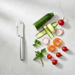 Precise vegetable peeler for perfect julienne strips
