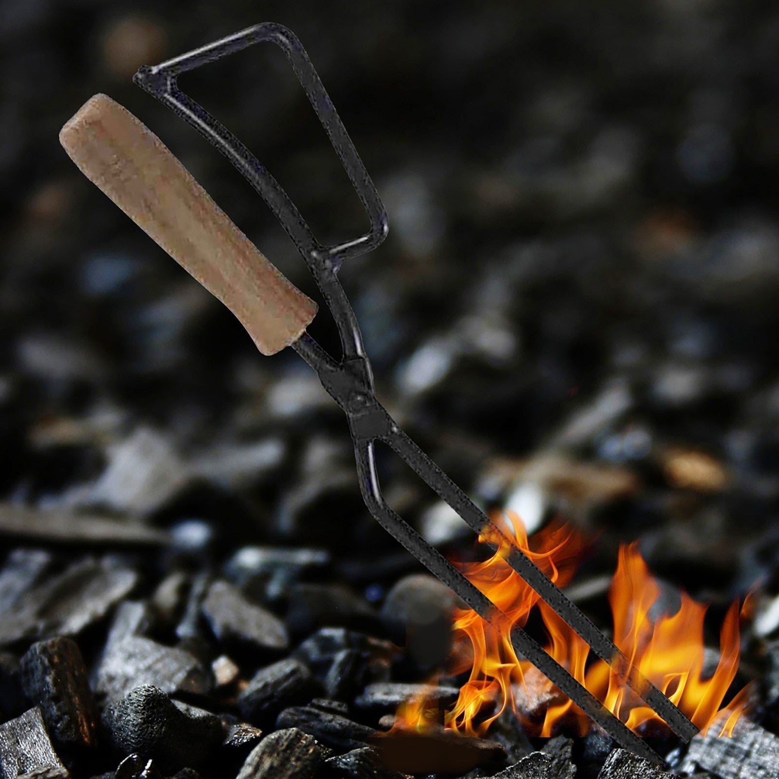 Grillkohlezange – Einzigartige Form für BBQ-Kohle